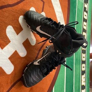 Kids football cleats